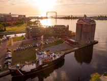 Duluth's Premier Waterfront Retreat